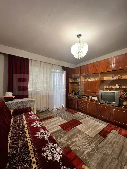 Apartament cu 2 camere, semidecomandat, zona micro 3 