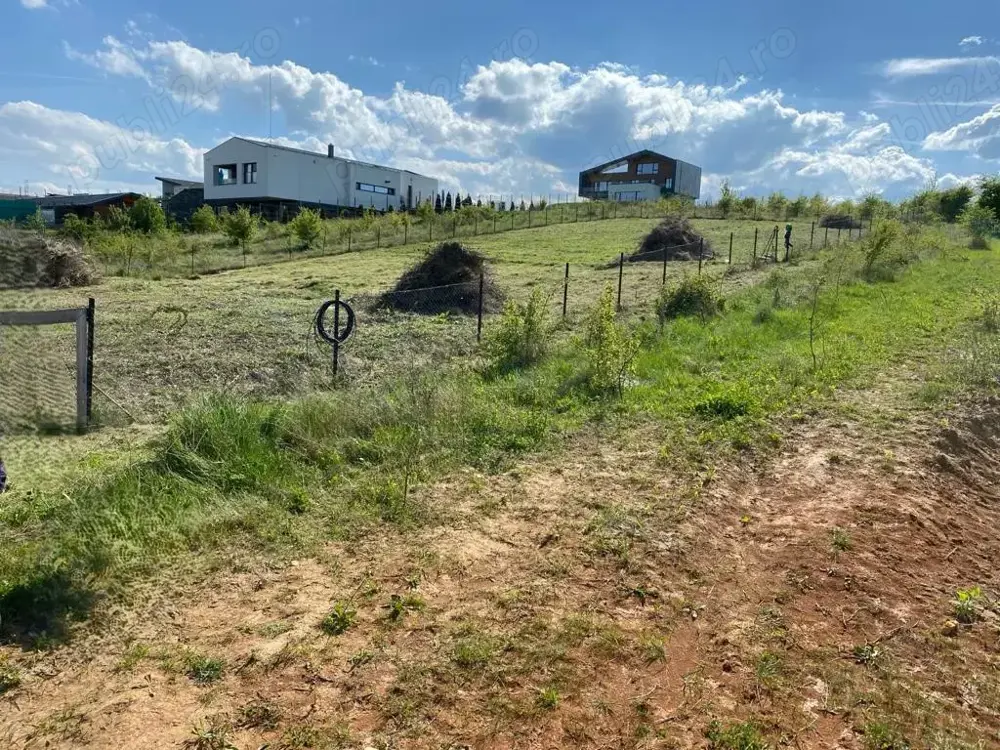 De vânzare teren intravilan, Sălicea   1711 mp, parcelabil