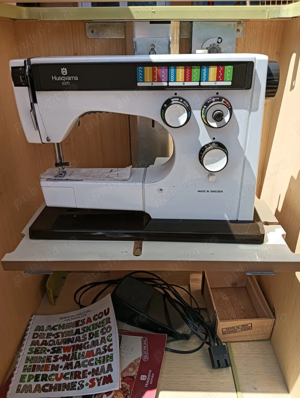 Vând mașină de cusut 