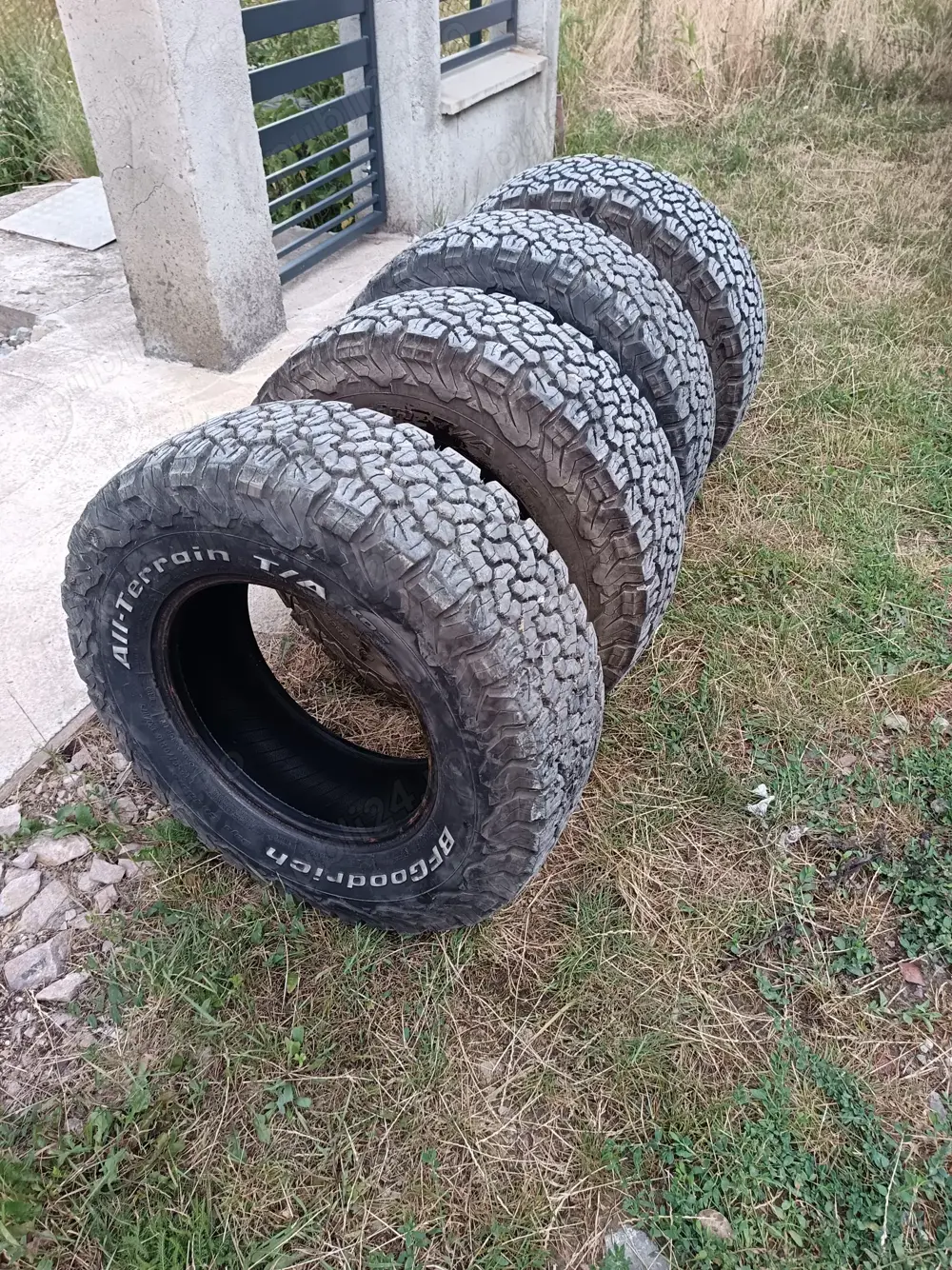 Vând set anvelope off road All-terrain