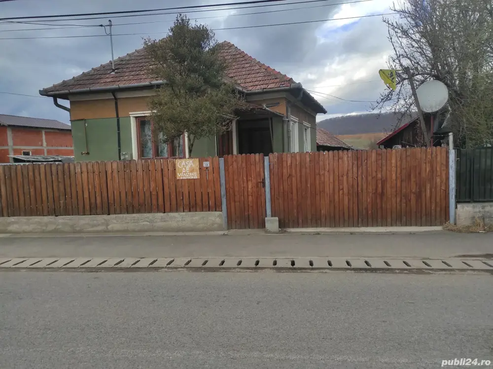 Casă de vânzare Gilău, jud. Cluj, strada Republicii,   eur 140 000, negociabil 