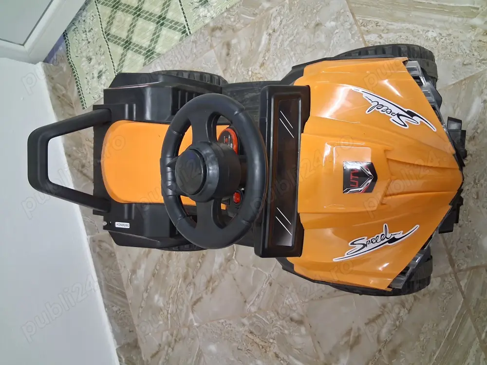 Vând mașinuța electrica