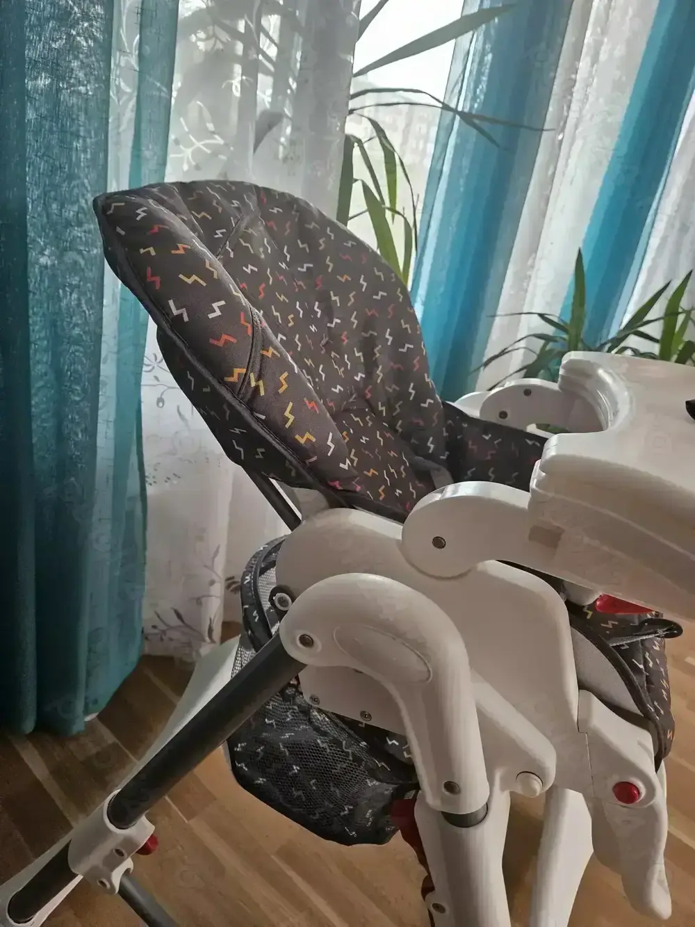 Scaun masa bebe Caretero 