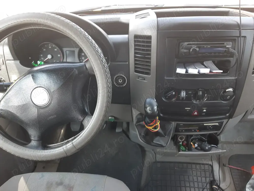 Vând microbuz Crafter 16 locuri