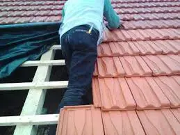 Executam reparatii acoperisuri rapid si sigur