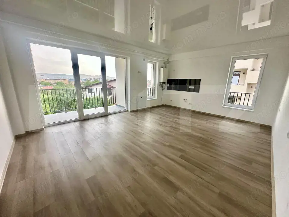 Garsonieră 33 mp, balcon, bloc nou, zona Centrala
