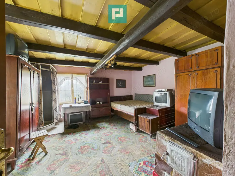 Casă tradiţională cu anexe în ODVOŞ, comuna Conop.