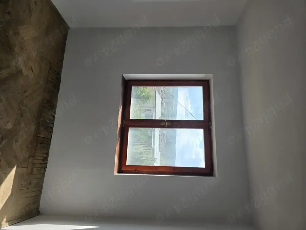 Vând apartament 3 canere intrari separate in Hunedoara 