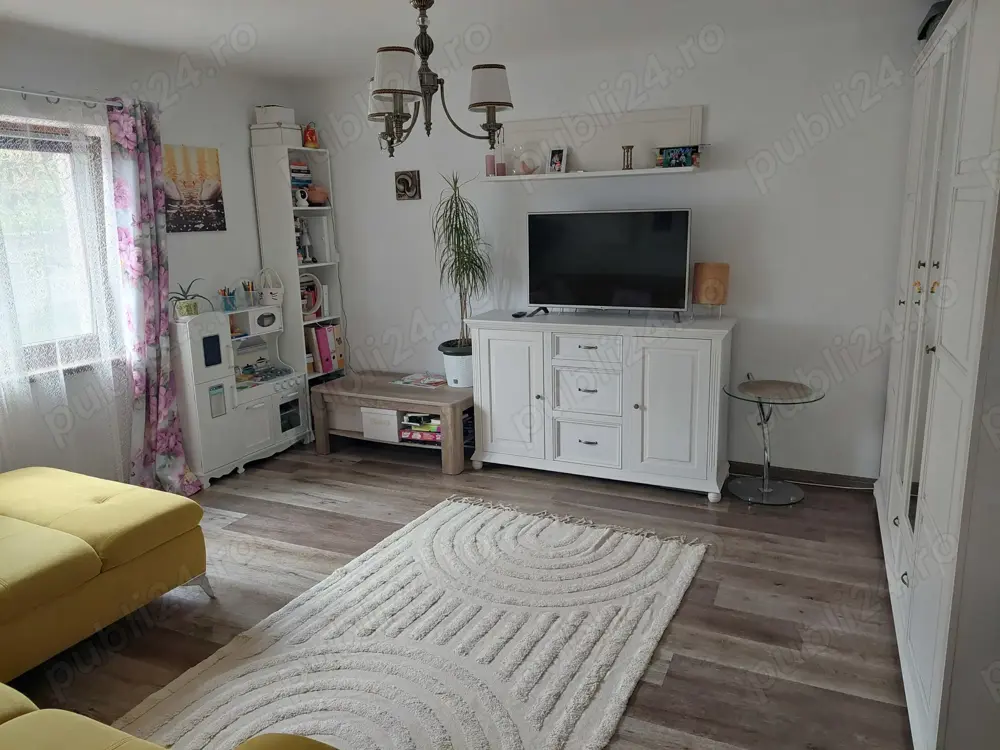 Vând casă cu curte în Almașu Sec.