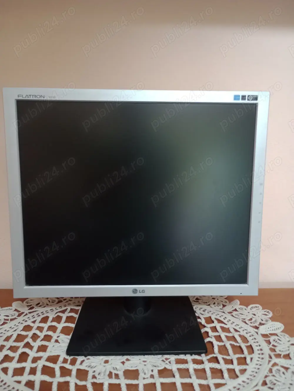 Vând Monitor LG