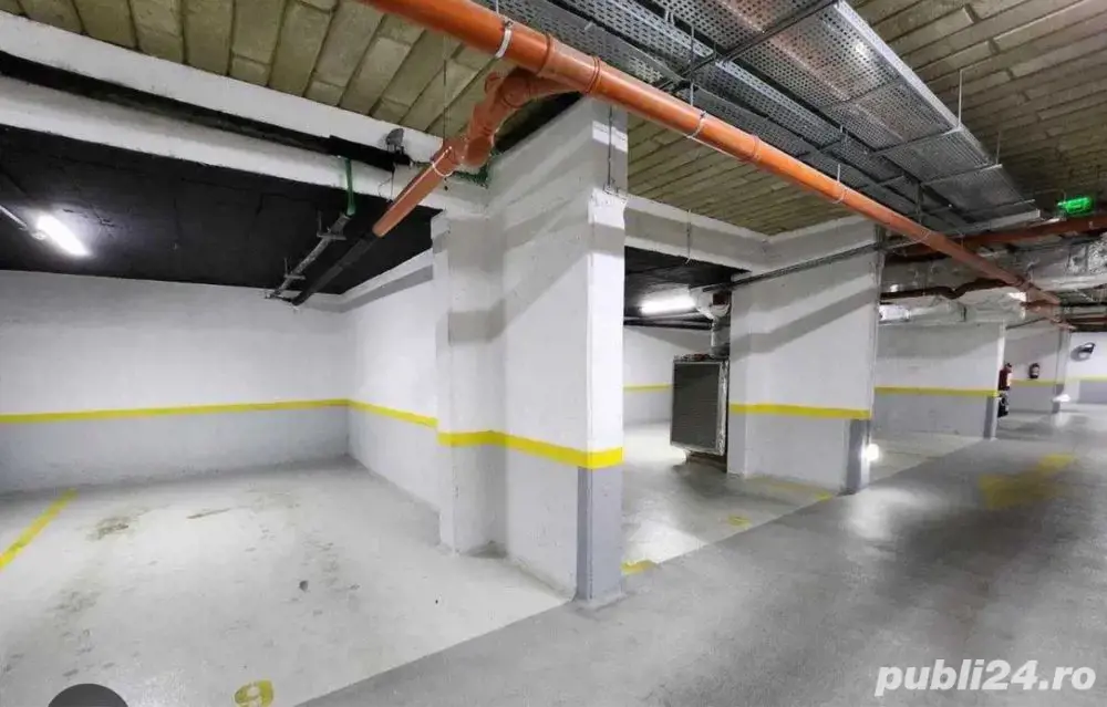 Proprietar ofer spre închiriere  loc de parcare Zona Soarelui 