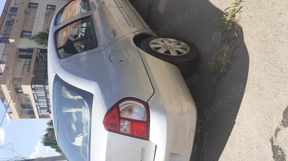 Vând Renault Symbol 1,4 benzină 