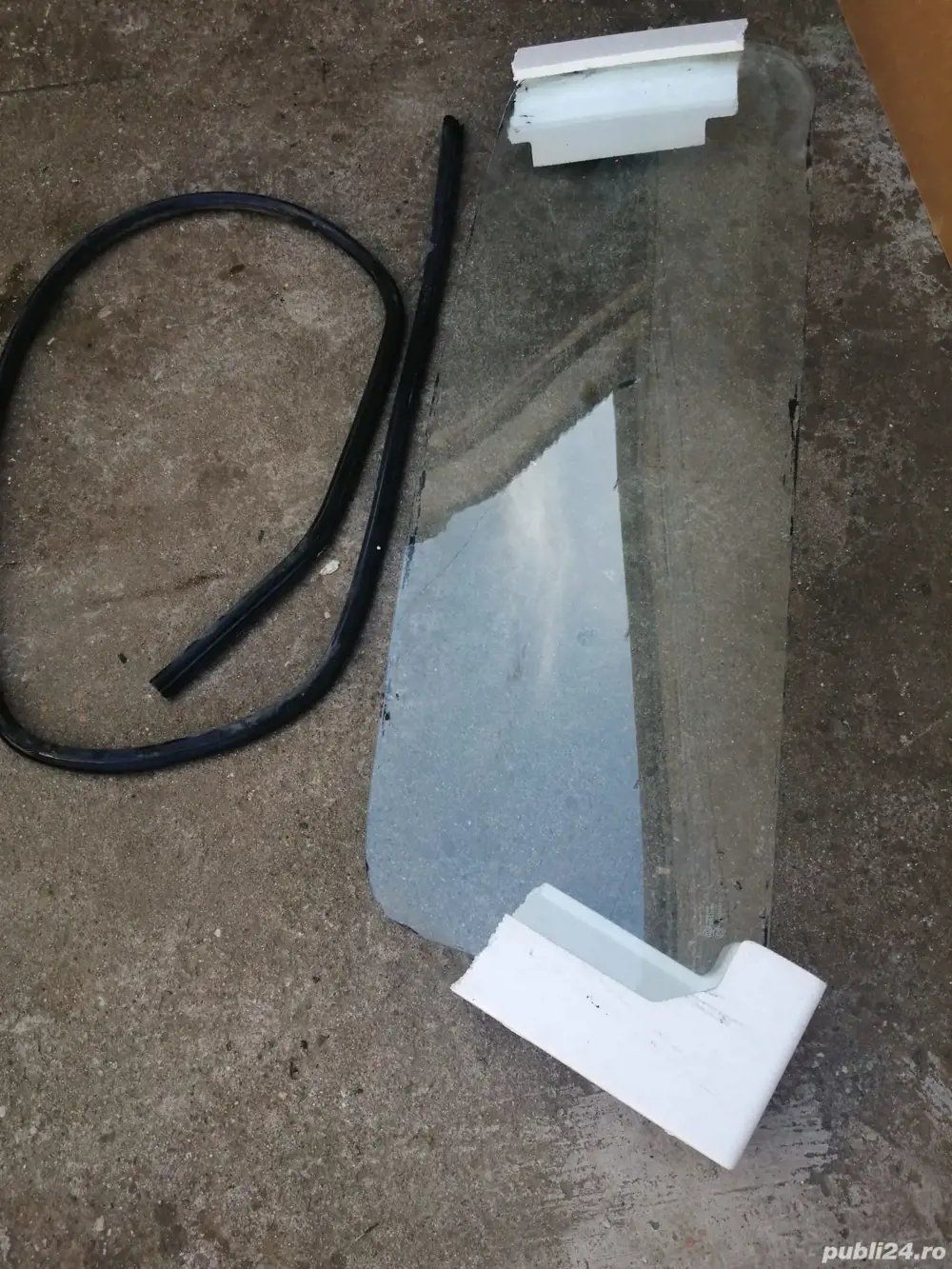 vind luneta interioara dacia 1304