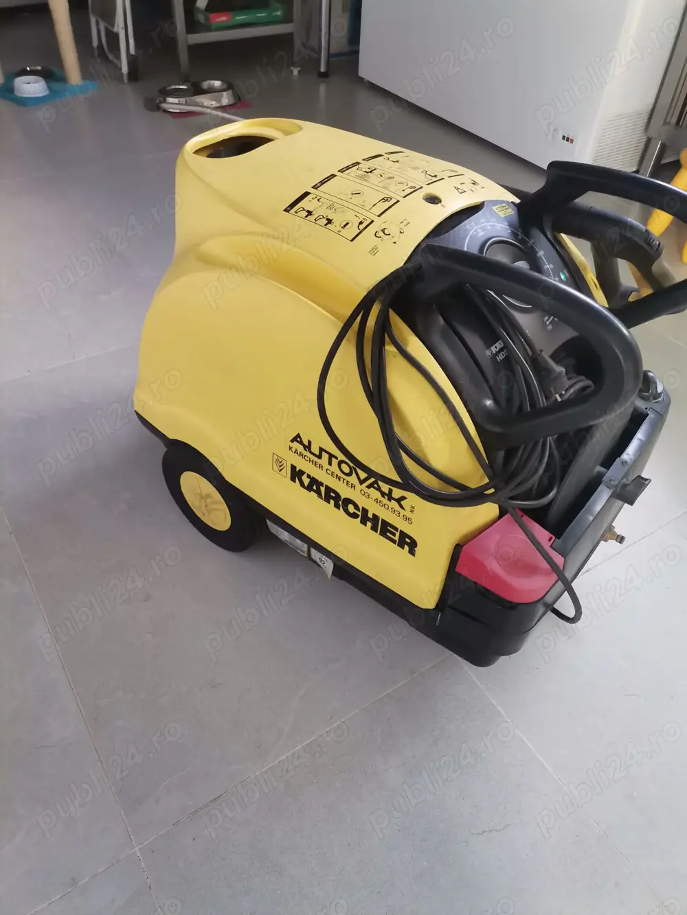 Aparat de spălat cu apă caldă sub presiune Karcher 
