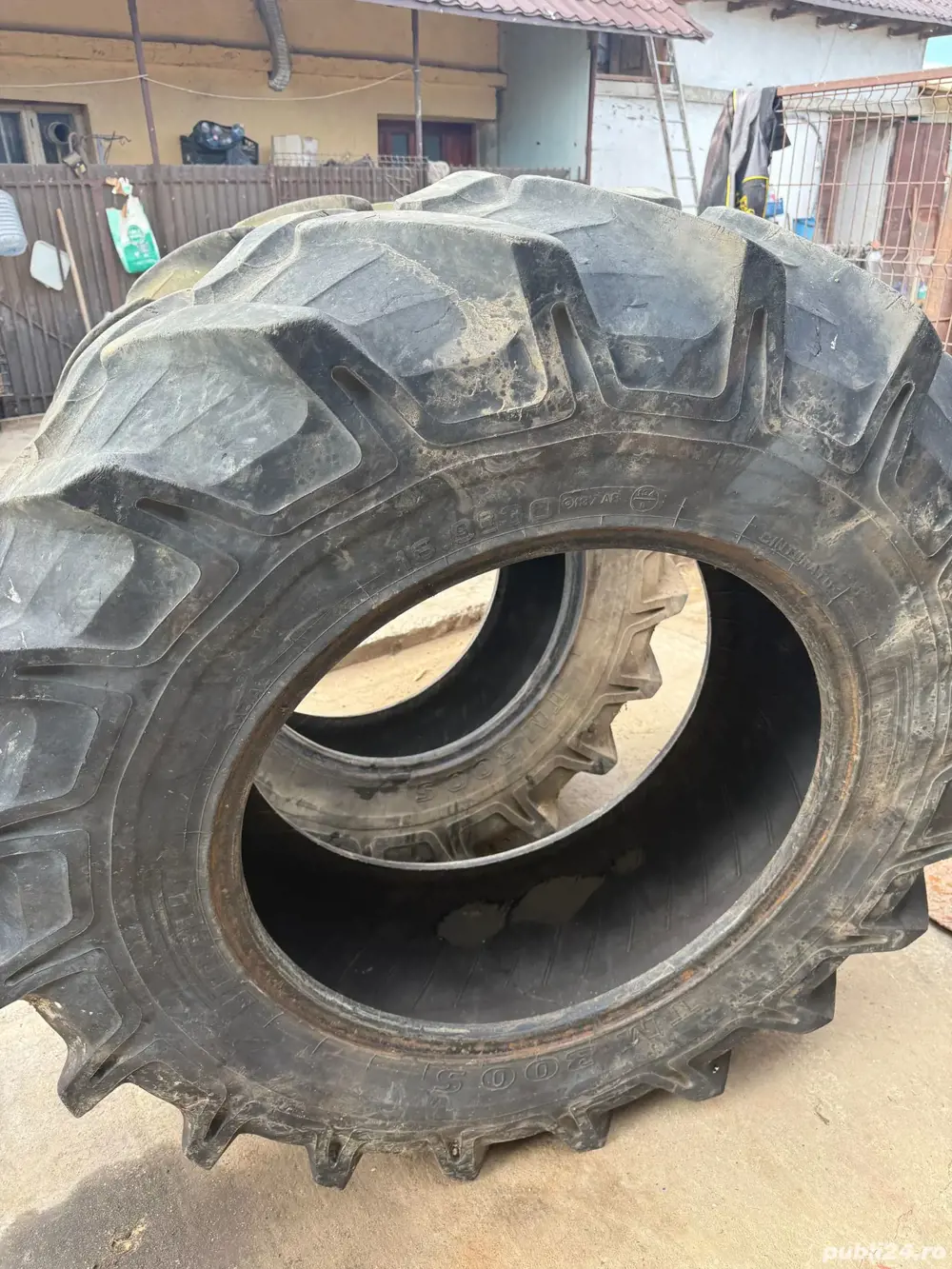 Cauciuc 16,9 R 30 + camera 