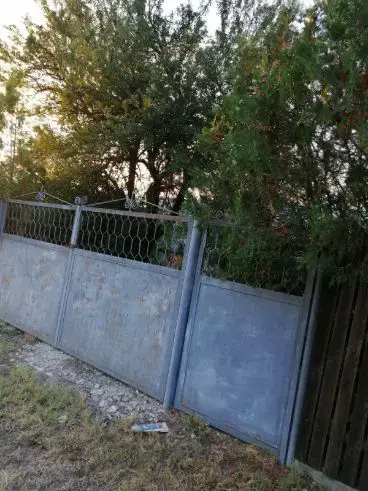 Vând teren intravilan plus casa în sat Potarnichea, Constanța 