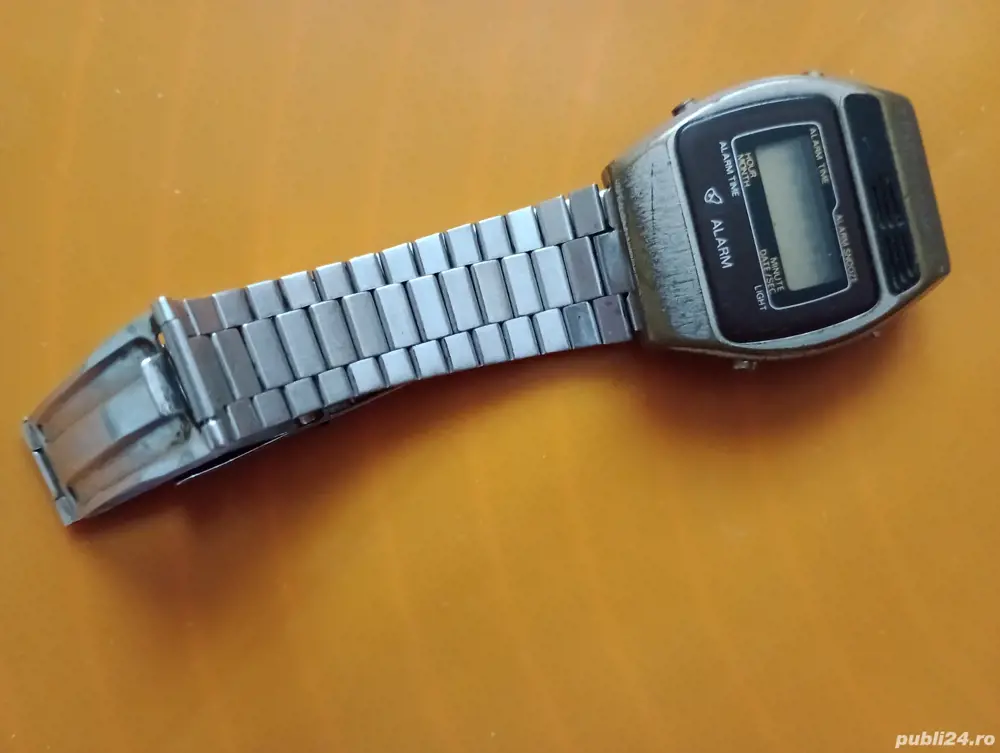 Ceas electronic din Hong Kong, funcțional,din anul 1981