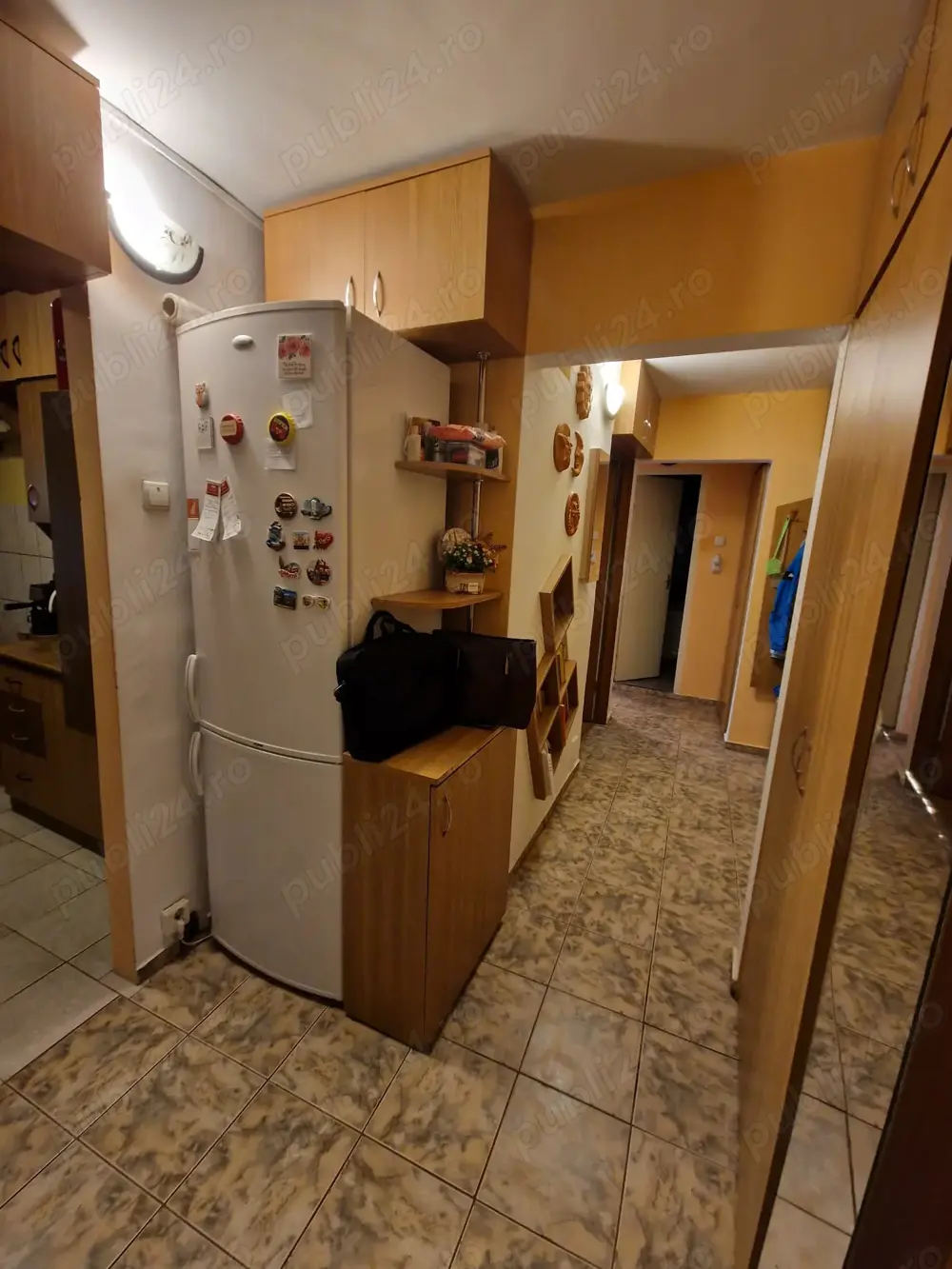 Vând PB 3 camere mai ieftin decât 2, lângă biserica Sf. Ap. Andrei