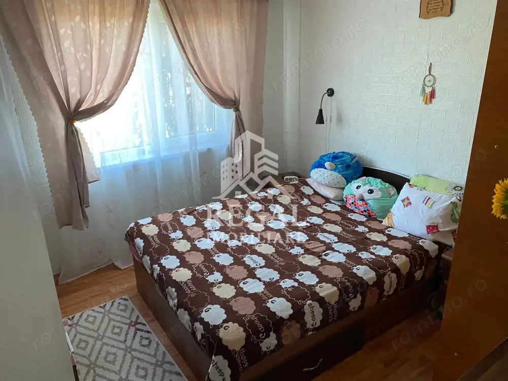 Apartament cu 2 camere semidecomandat Zona Micro 5/2