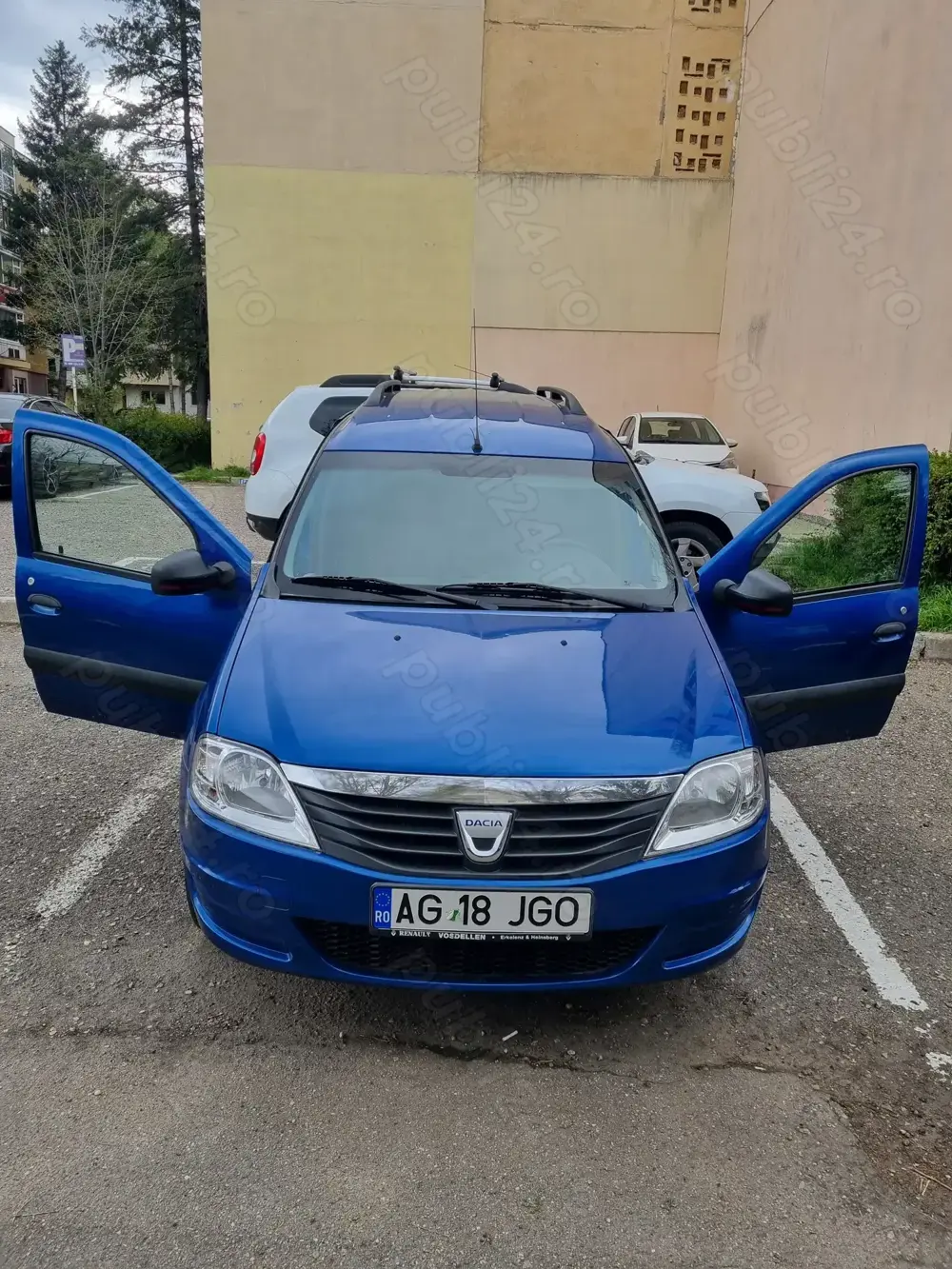   logan mcv 2011 -benzina- 1.6 mpi