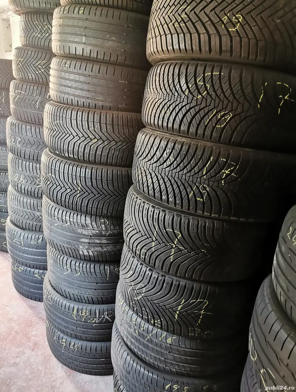 Anvelope de iarna diferite dimensiuni 