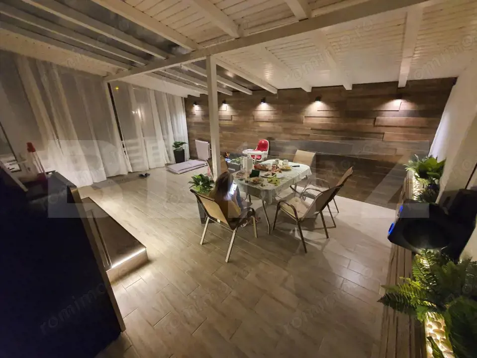 Acasă, în spatele parcului: casă inteligentă cu birou, terase și infrastructură 