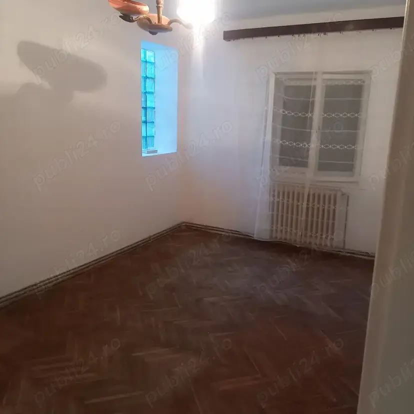 Apartamente cu 3 camere de vanzare , Strada Gheorghe Baritiu la casa in asociatie , 59.500 euro neg.