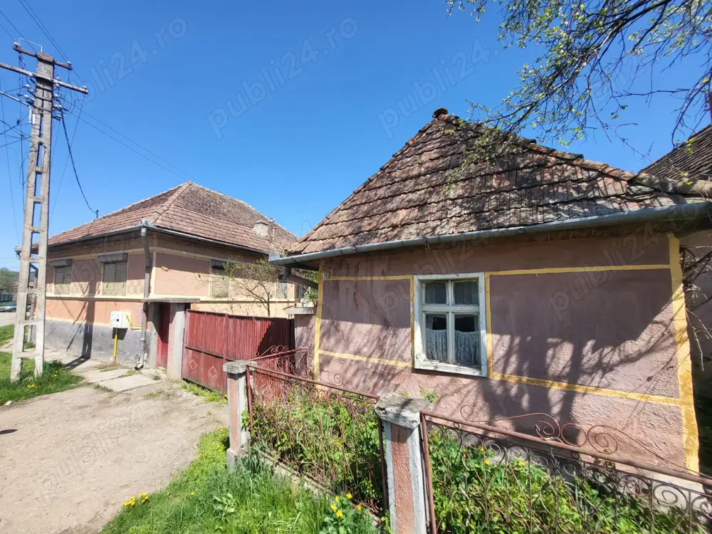 Casa la tara cu moara si trifazic