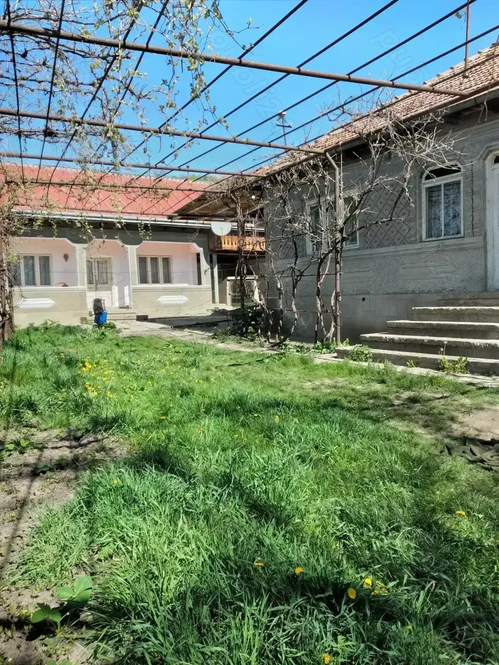 Casa si anexa de vinzare 41000 euro