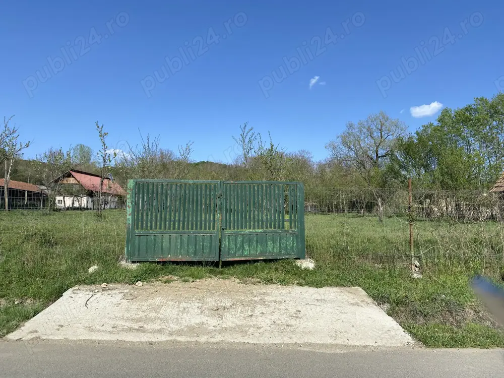 Teren arabil 1242 mp