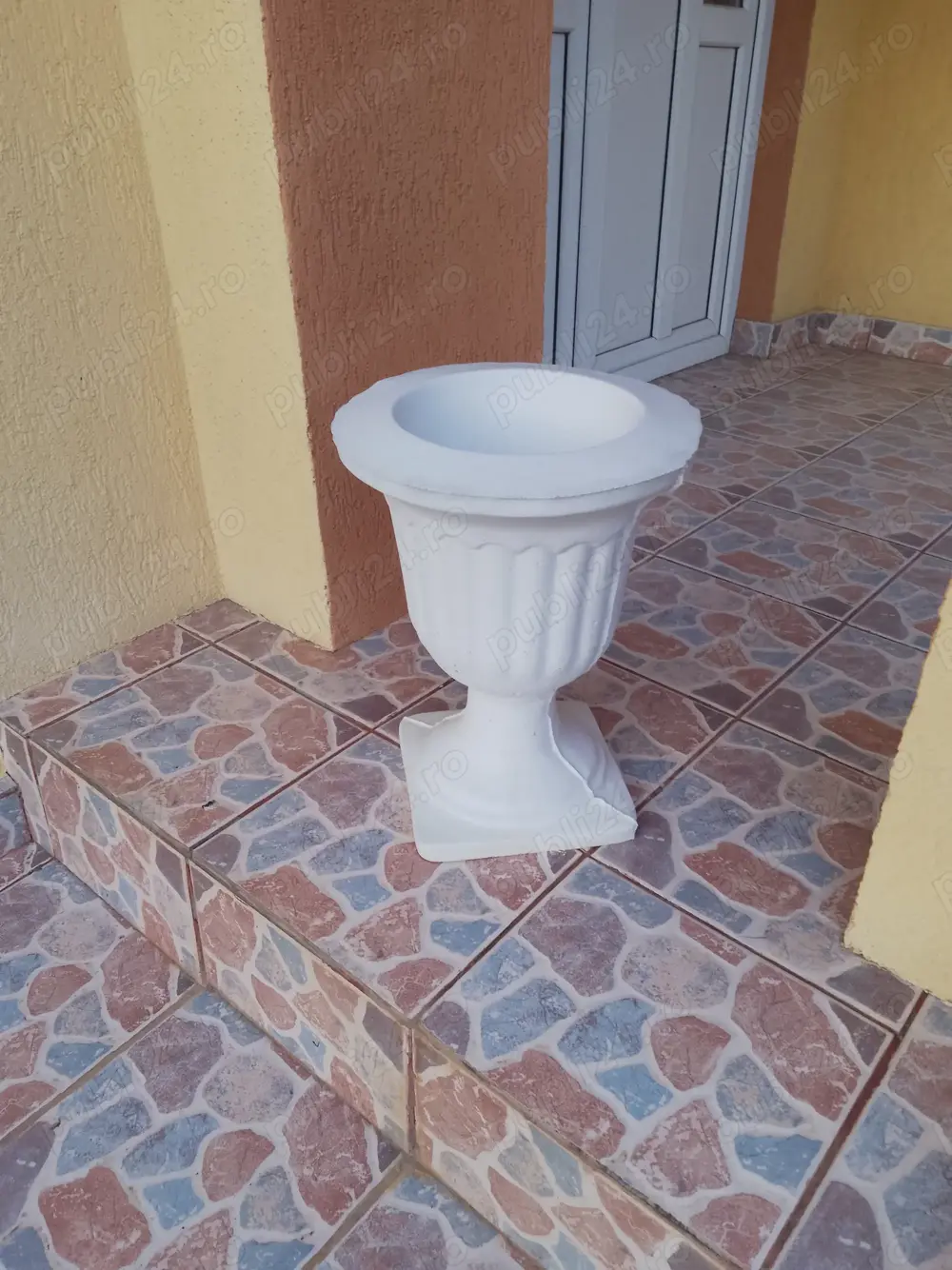 Ghivece flori, îngeri ornament, capace stâlpi gard