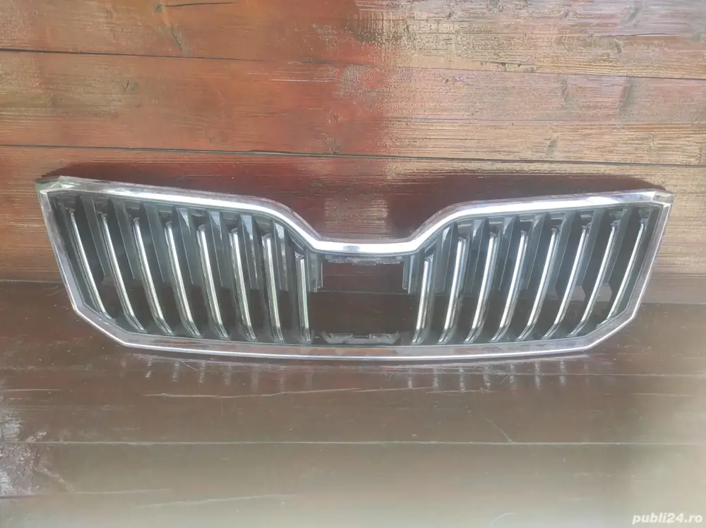 Grila centrala Skoda