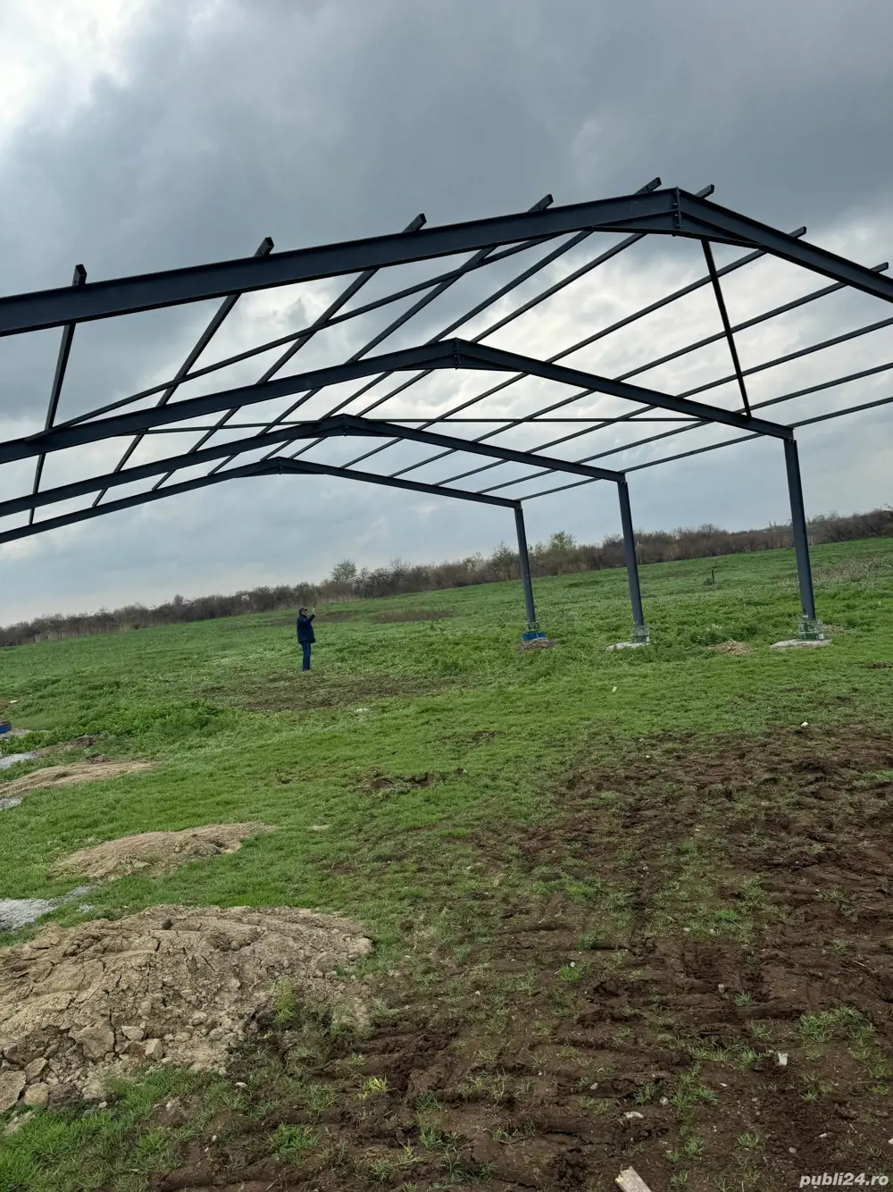 vând structură metalică de pe stoc 