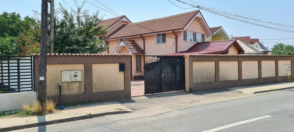 Vand  Schimb Casa 90mp zona Palatul de Justitie