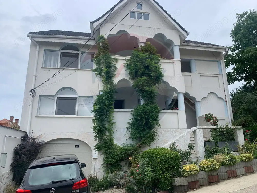 Apartament cu 3 camere de închiriat - Zona Dealuri Oradea Apartament cu 3 camere de închiriat - Zona Dealuri Oradea