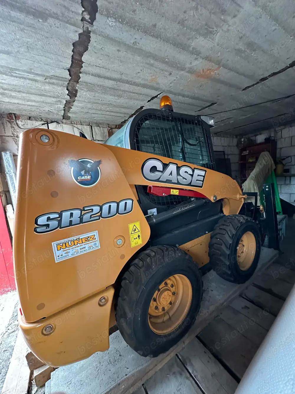 Mini-încărcătoare Case SR200