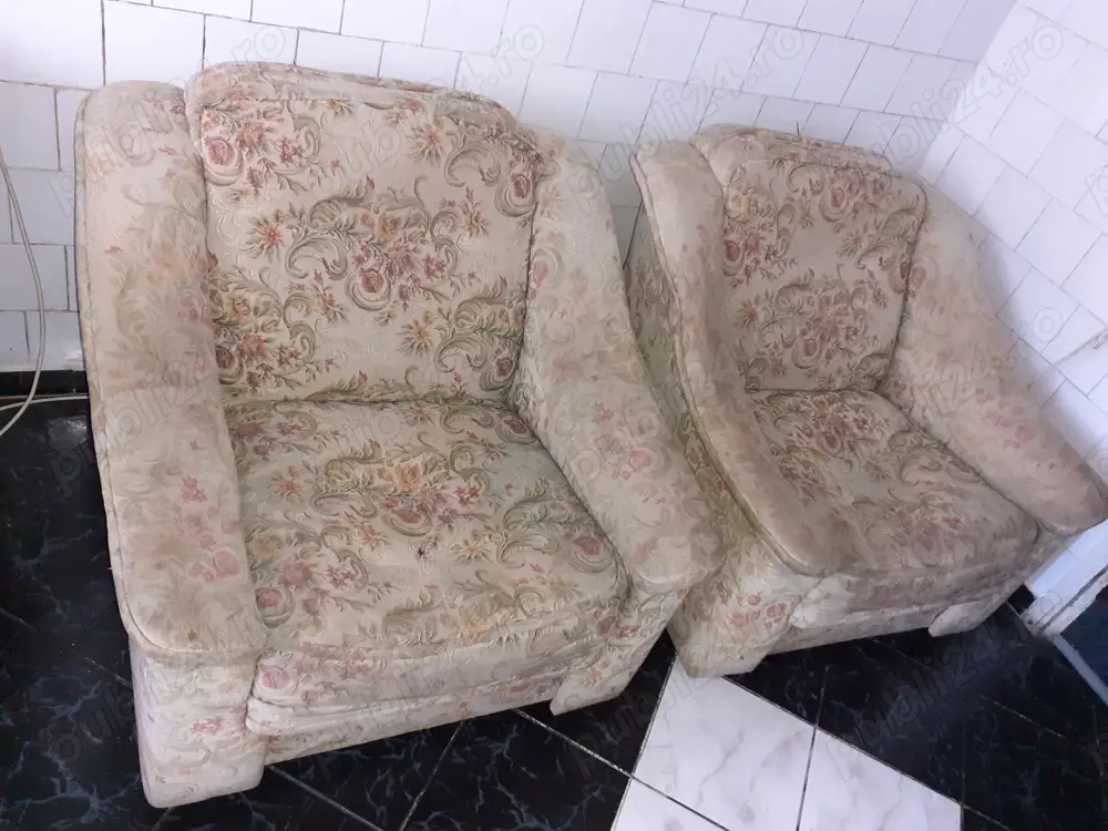 Vand doua fotolii cu rotițe