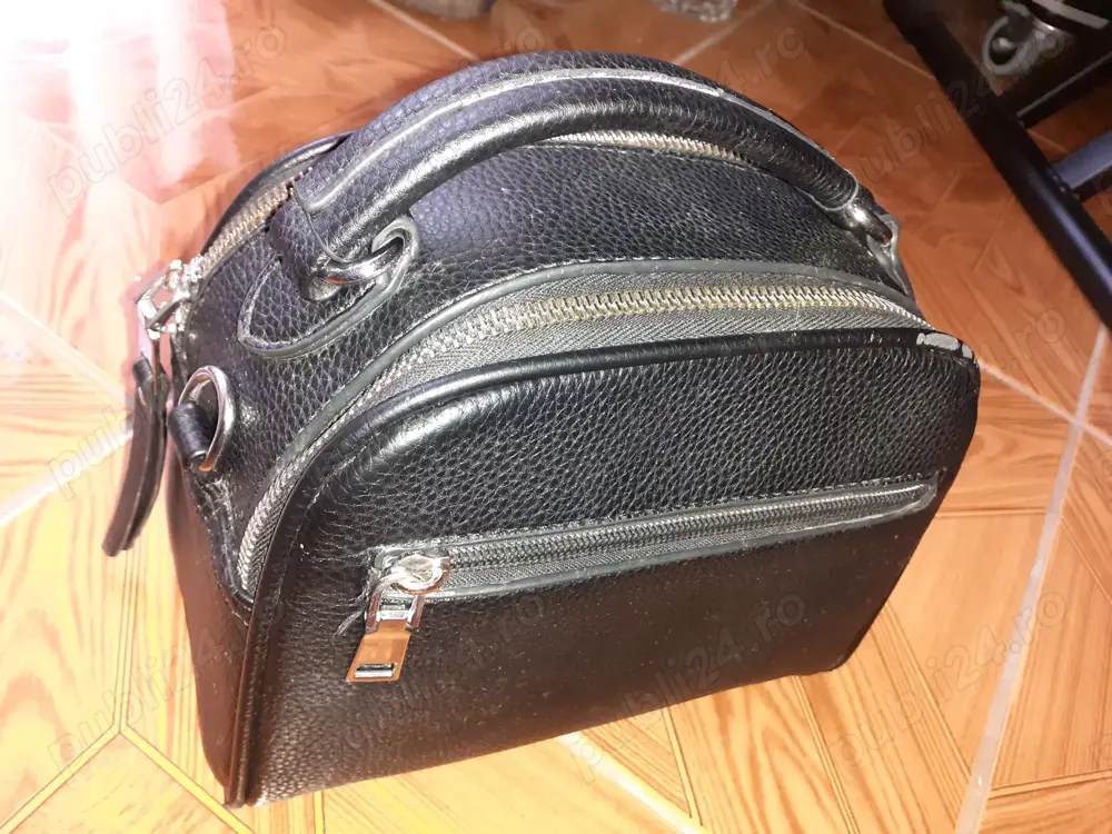 Geanta neagra cu buzunare