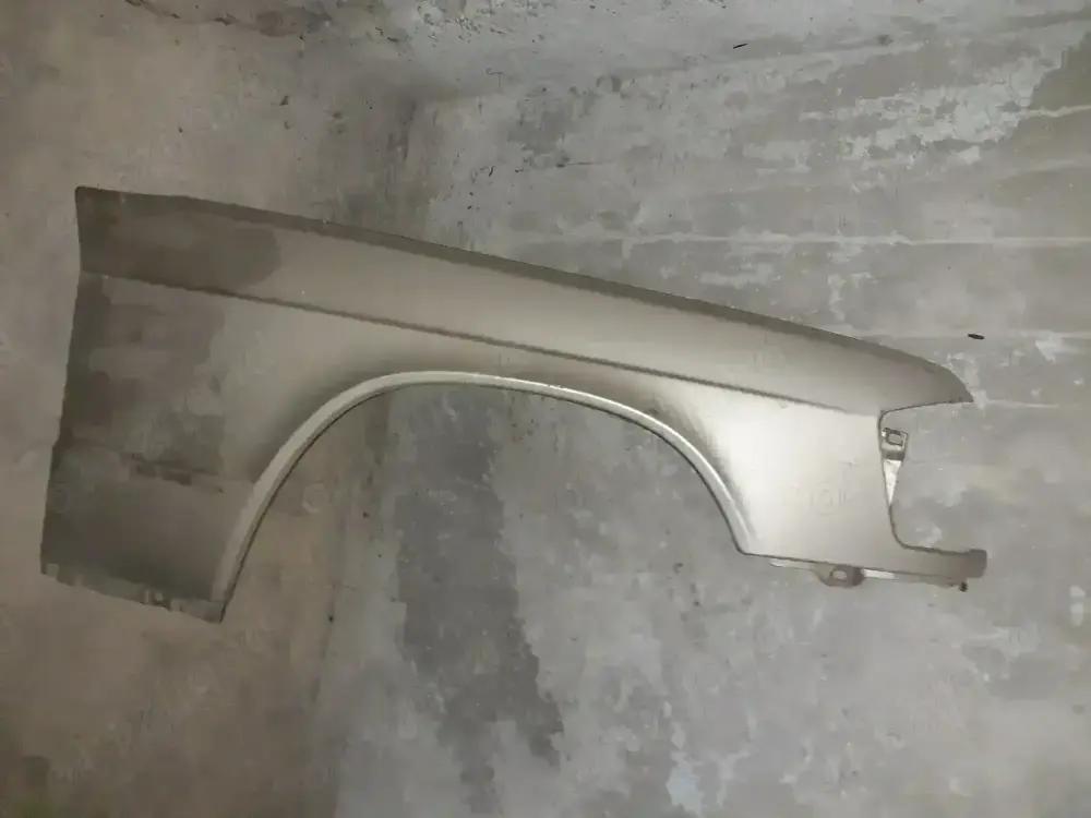 Aripa dreapta fata pentru Mercedes Benz 190