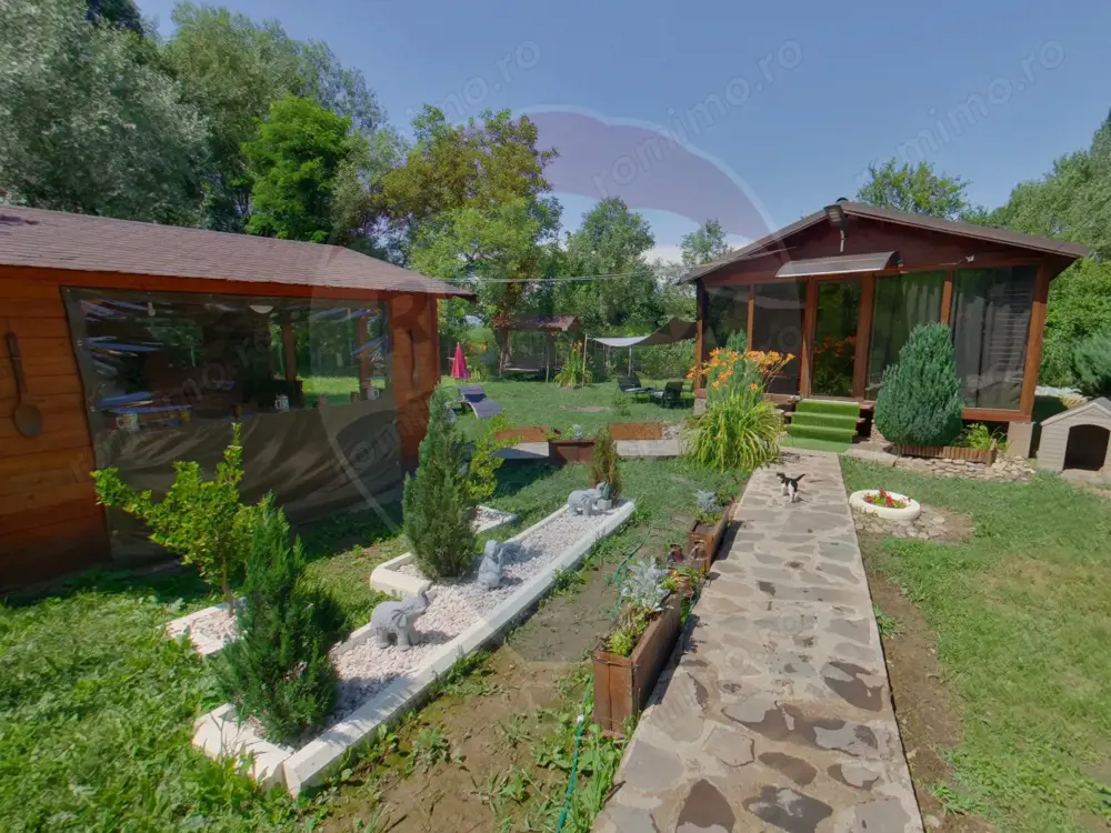 Casă / Vilă cu 4 camere de vânzare