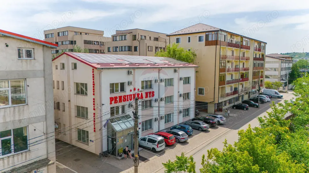 Oportunitate: Hotel/Pensiune 33 Camere de Vânzare - Semicentral IAȘI