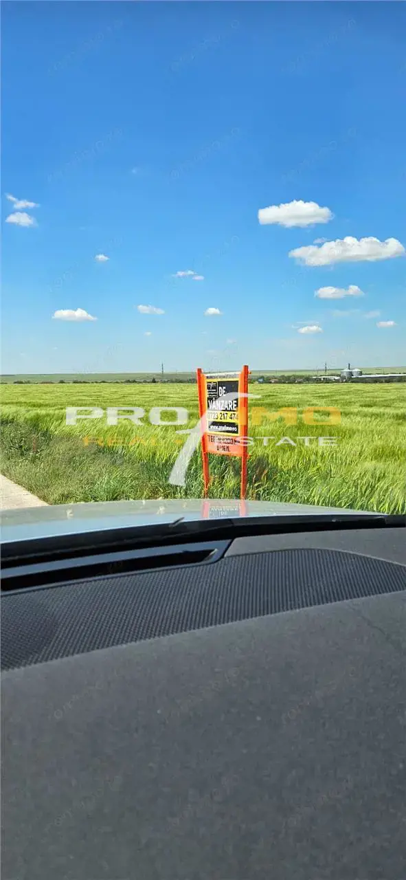 Plaja Corbu-Teren 4200mp. la numai 8 euro  mp. Soseaua asfaltata