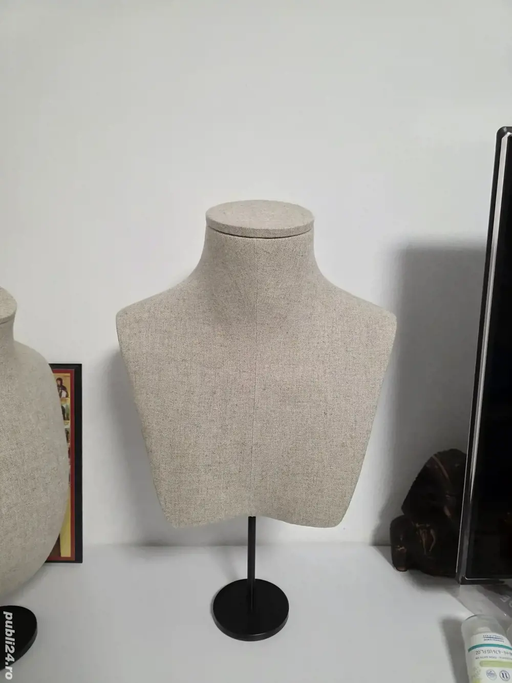 Vand Busturi  pentru expunere  bijuterii,material de In