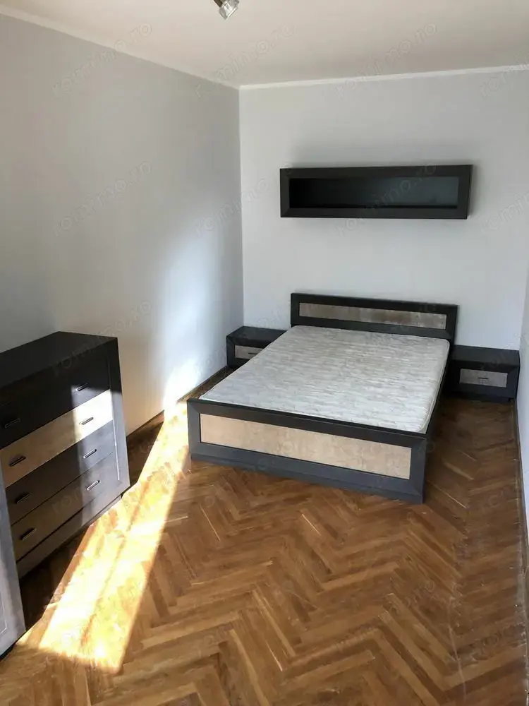 Garsoniera in zona Piata Romana