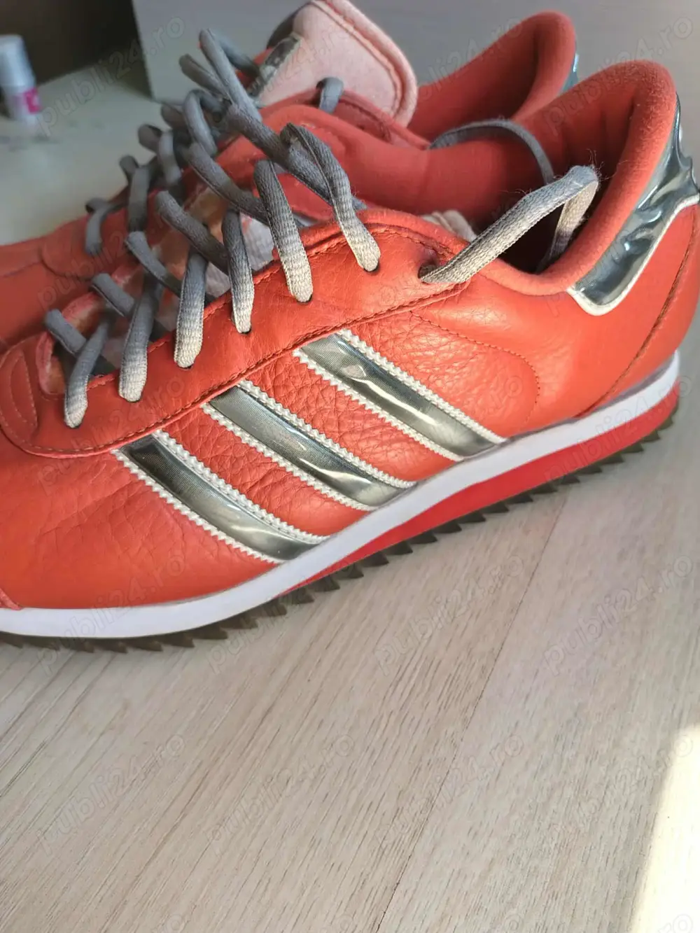 Adidasi Adidas Unisex sports shoes leather Size 43