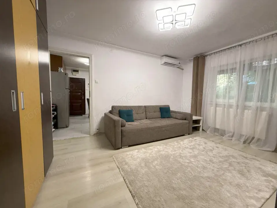Apartament 2 camere, 50 mp utili, semidecomandat - zona Buziasului