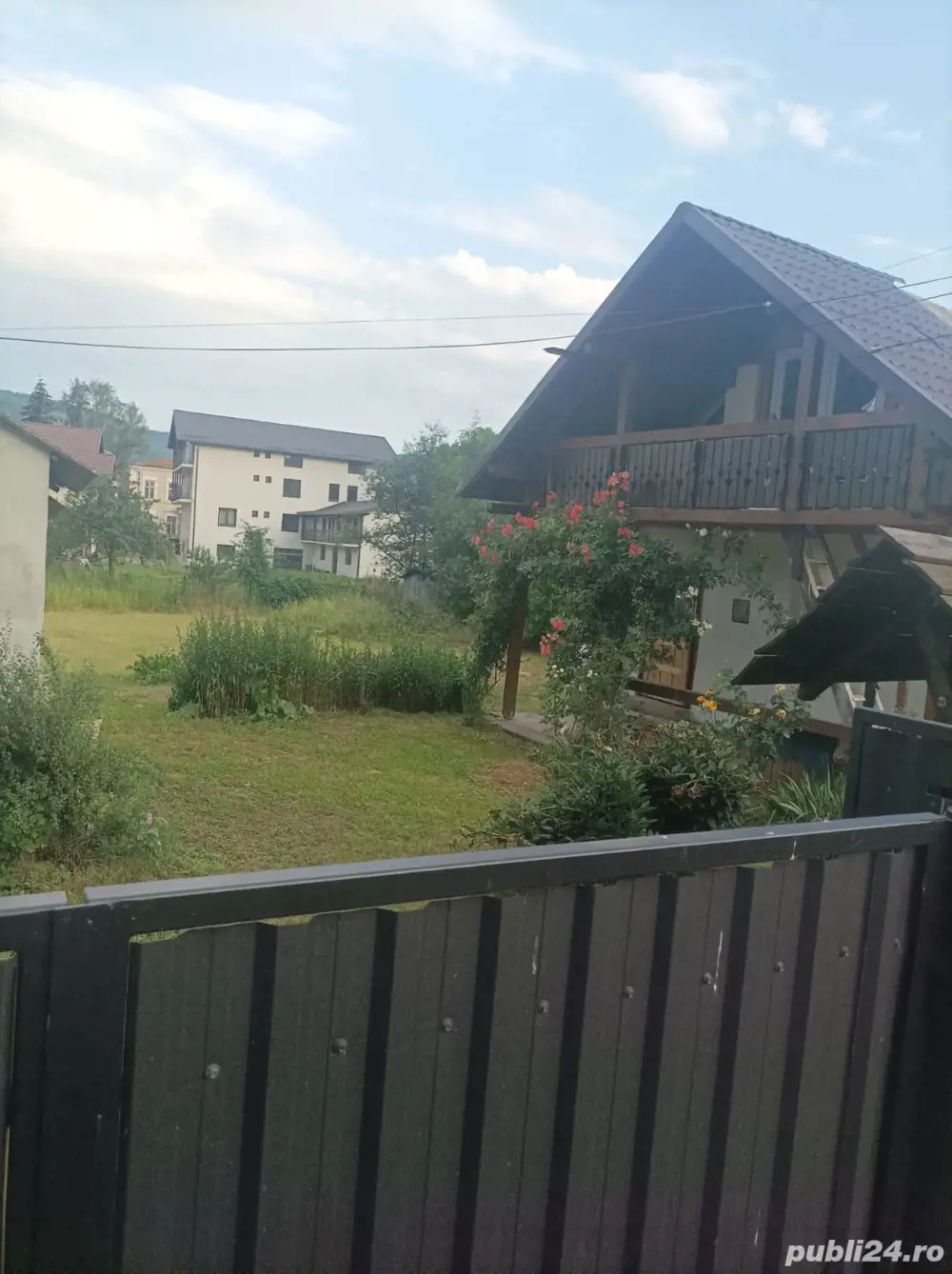 Vând casă+teren Vând casă+teren