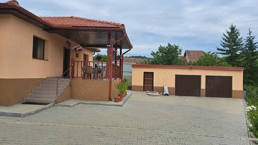 Vind casa Ceuasu de Cimpie 4 camera, living+bucatarie, bucataria mica,2 bai,2 garai,2 terasa 2 anexe