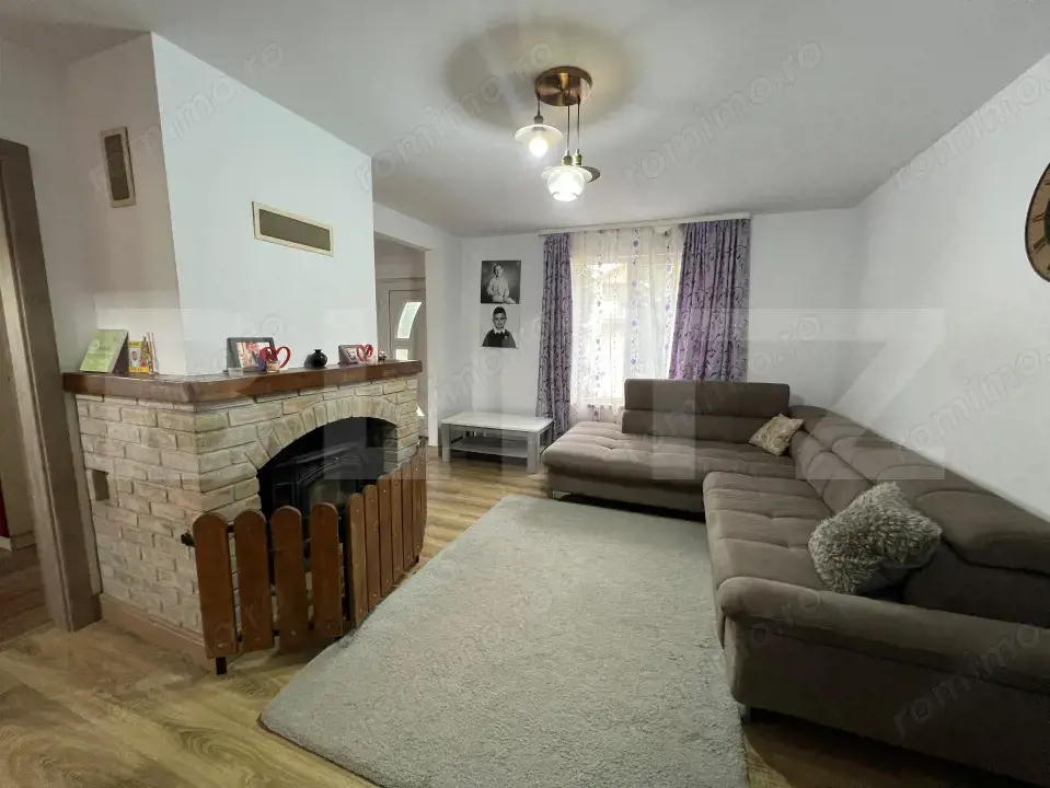 Casă de lemn autentică, 4 camere + încălzire cu șemineu și centrală pe lemne