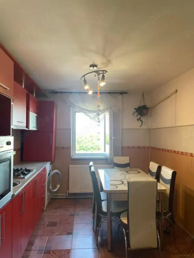 Vand apartament , 2 camere , decomandat , etaj 3 , stadion Vand apartament , 2 camere , decomandat , etaj 3 , stadion